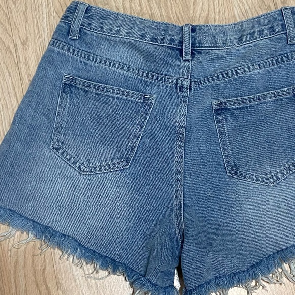 💙Vintage high rise Jean shorts - Picture 6 of 7